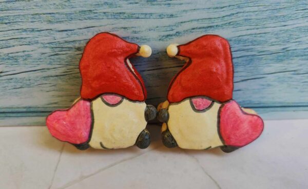 Individual shaped or decorated Macaron